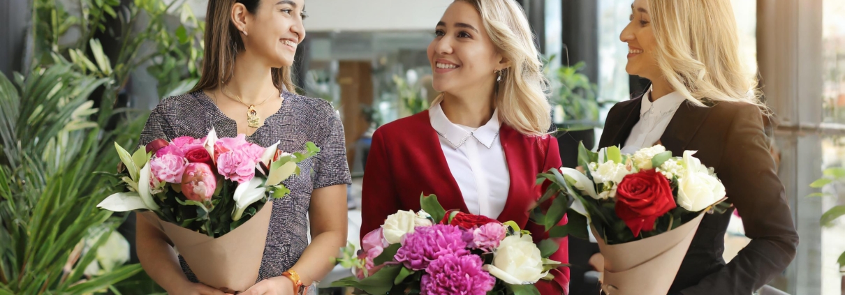 Weltfrauentag: Ehre Frauen mit Bedeutungsvollen Blumen" Meta-Beschreibung: "Feiern Sie den Weltfrauentag mit symbolträchtigen Blumen von Blumen Meister. Entdecken Sie unsere Auswahl an Rosen, Tulpen und Orchideen, die Liebe, Stärke und Vielfalt ausdrücken. Besuchen Sie uns in Frankfurt oder online für maßgeschneiderte Arrangements und Workshops."