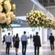 Stilvolle Blumendekoration am Messestand in Düsseldorf von Blumen Meister